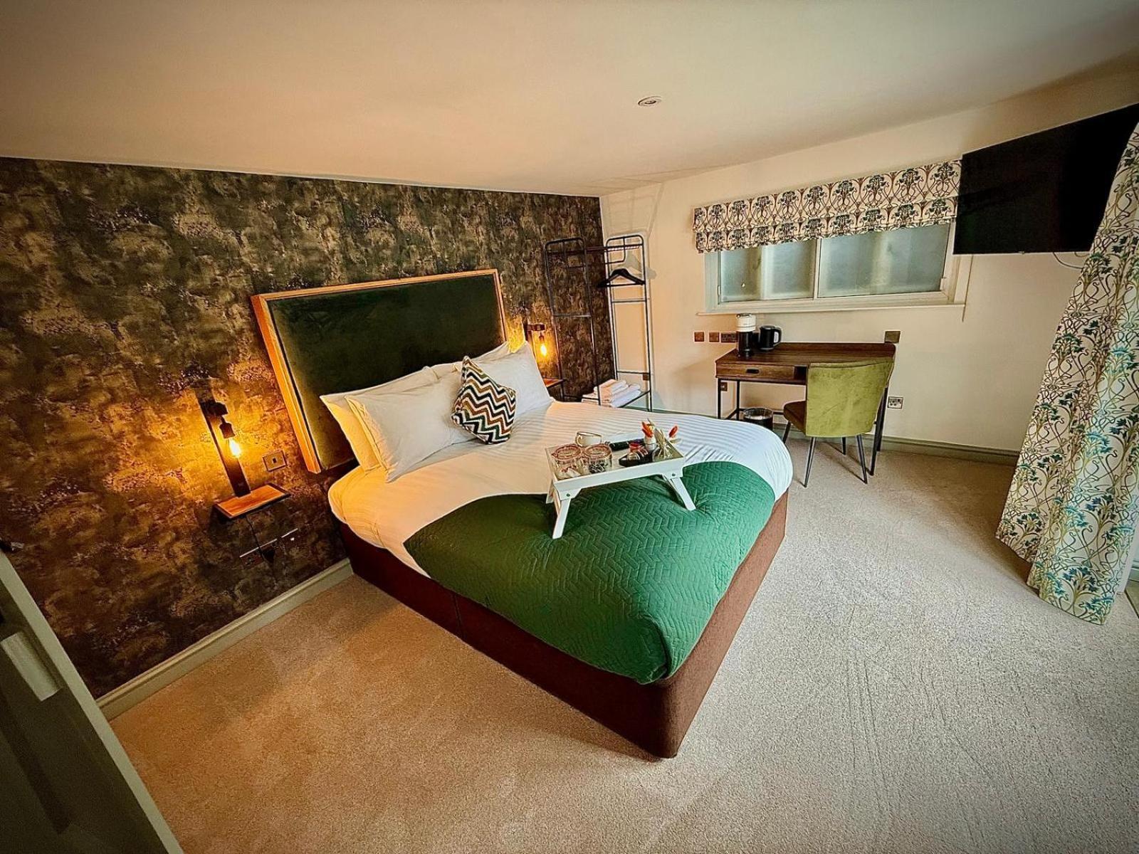 The Falcon Long Whatton
